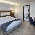 فندق Taskopru 4*