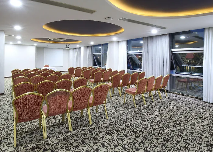 Taskopru فندق أضنه