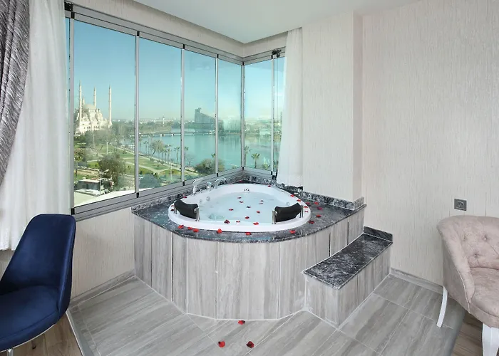 ホテル Taskopru アダナ